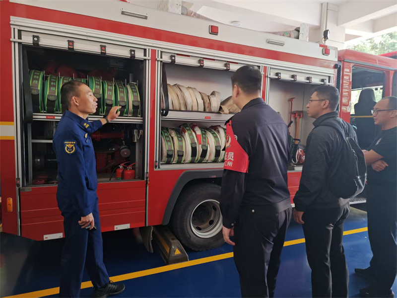 云南省第三强制戒毒所民警走进杯湖路站参观交流