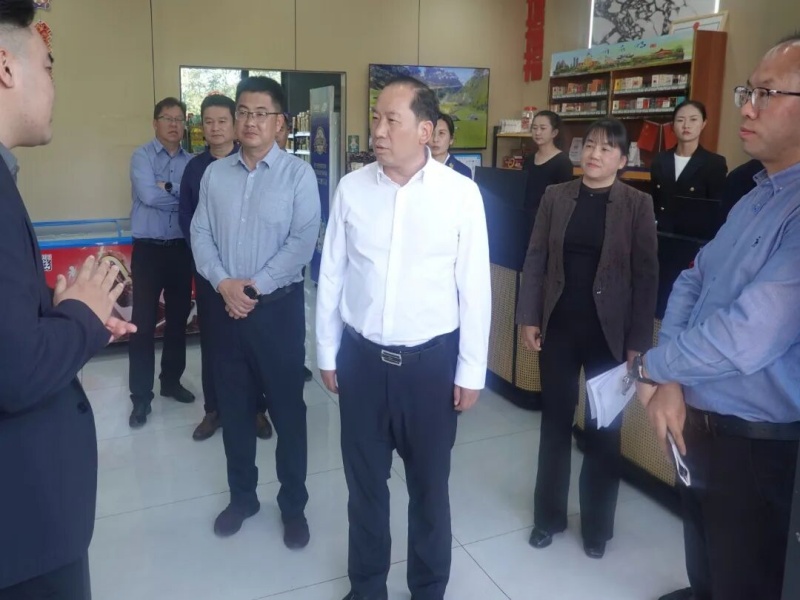 胡江辉市长在调研澄江时强调要加快推进抚仙湖环保监测和水域救援中心建设