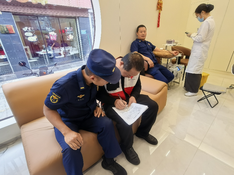 组织开展无偿献血及造血干细胞采集活动